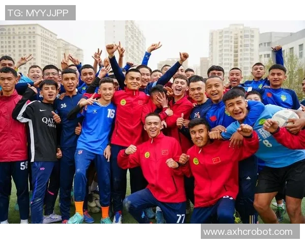 阳光帅气的足球明星男孩展现青春活力与运动激情的完美形象 阳光帅气的足球明星男孩展现青春活力与运动激情的完美形象